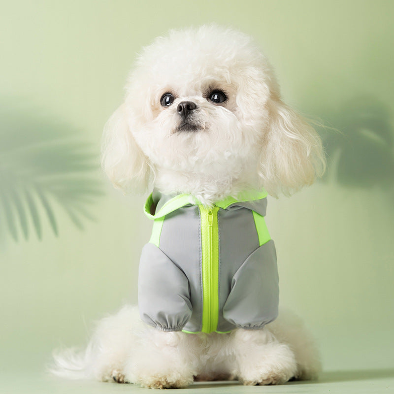 봄과 여름에 개들을 위한 쿨하고 햇빛 방지 기능이 있는 후드가 있는 옷, 레시스트 액세서리 포함. 편안하고 통기성이 있는 소재로 만들어진 이 옷은 귀여운 친구에게 즐거운 여름을 보장합니다. 소형에서 중형 사이즈의 개들에게 적합하며 또한 고양이에게도 적합합니다.No.3105