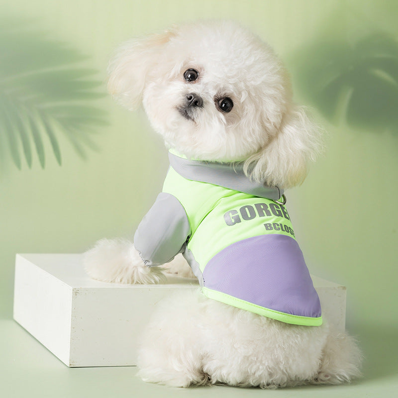 봄과 여름에 개들을 위한 쿨하고 햇빛 방지 기능이 있는 후드가 있는 옷, 레시스트 액세서리 포함. 편안하고 통기성이 있는 소재로 만들어진 이 옷은 귀여운 친구에게 즐거운 여름을 보장합니다. 소형에서 중형 사이즈의 개들에게 적합하며 또한 고양이에게도 적합합니다.No.3105